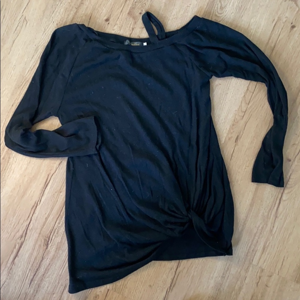 Black sweatshirt sweater